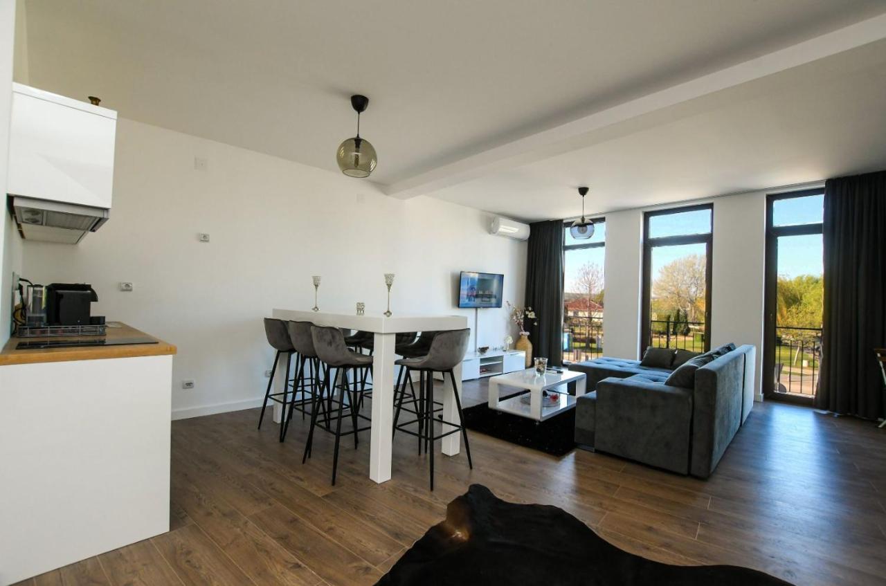 Central Apartments Kladovo Luaran gambar